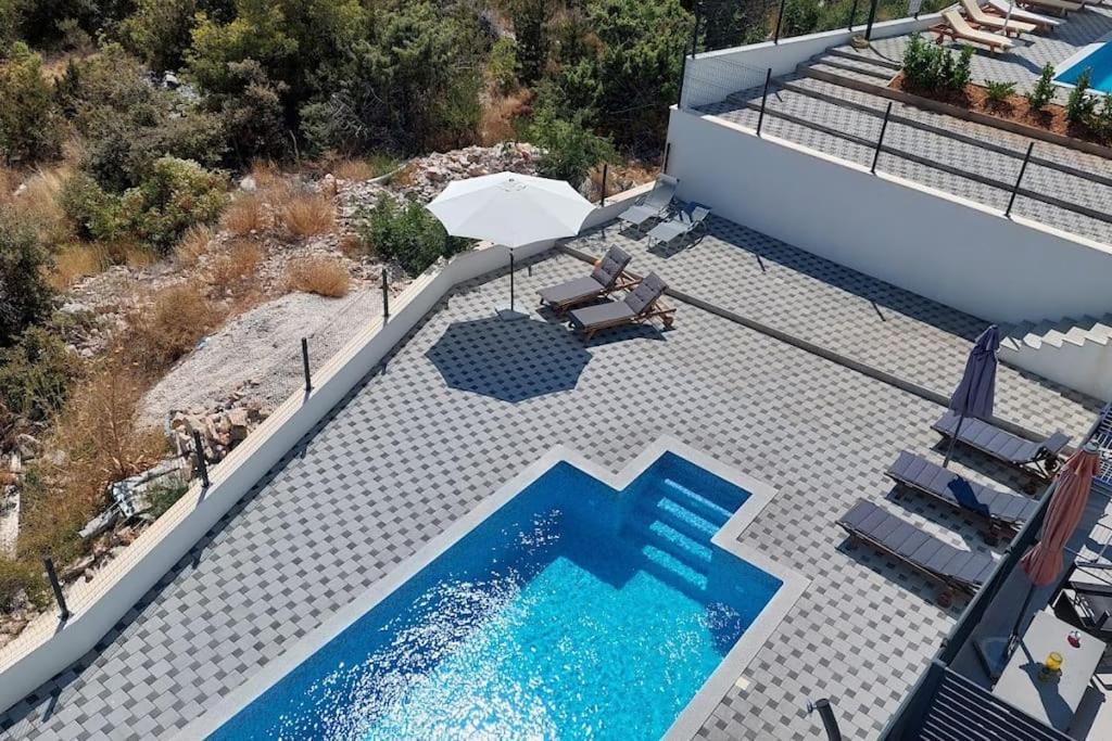 Apartment Vista Oasis With Pool And Terrace Trogir Exterior photo