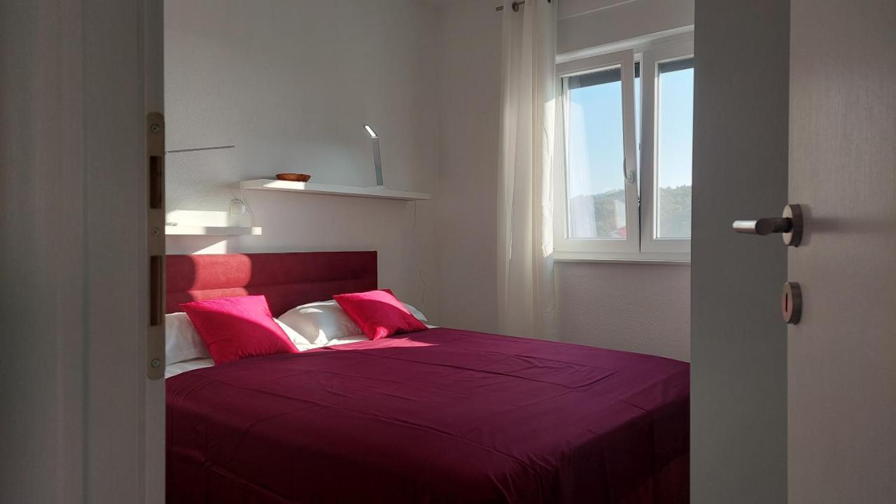 Apartment Vista Oasis With Pool And Terrace Trogir Exterior photo