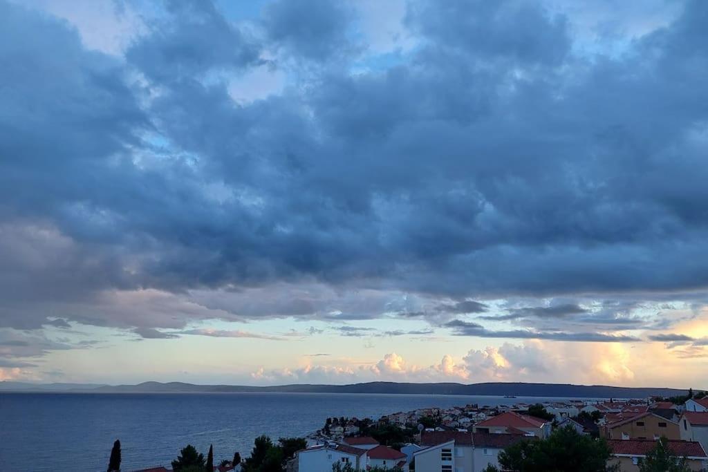 Apartment Vista Oasis With Pool And Terrace Trogir Exterior photo